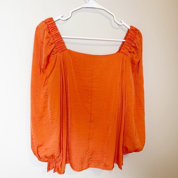 Revolve 1 State Orange V-Neck Top with flowy sleeves. Size M - Picture 8 of 9